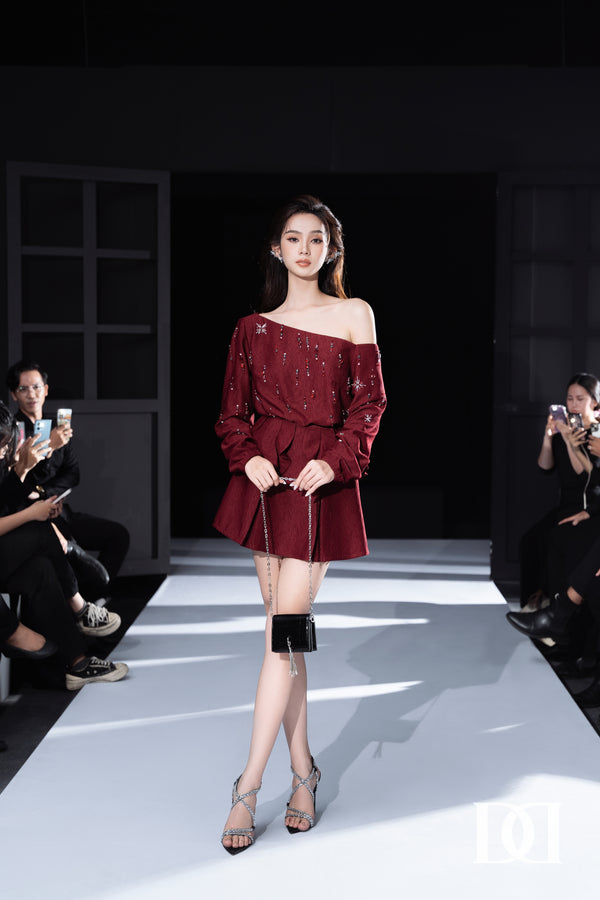 Varis Set - Áo Lệch Vai Tay Dài Đính Kết & Chân Váy Chữ A Xếp Đính Nơ