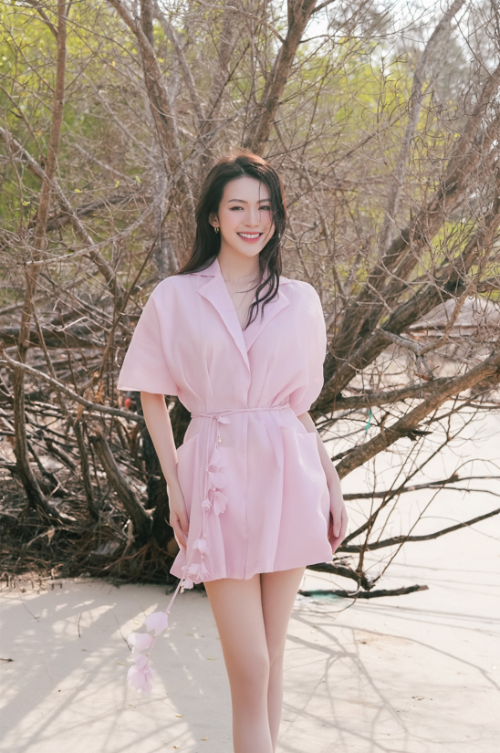 DARLING DIVA Đầm tay phồng cánh dơi ôm cổ vest & quần ngắn TANA SET & Dây belt hoa