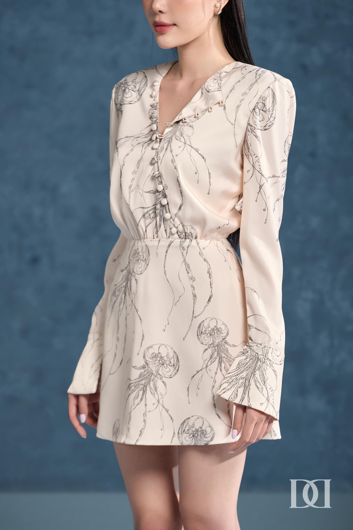 DARLING DIVA Đầm Tay Dài Cổ V Đính Nút Xéo Phom Dáng Chữ A Sang Trọng Kalie Dress