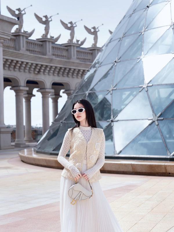 BUNNIE COAT & BUNNIE SKIRT - ÁO KHOÁC THÊU HỌA TIẾT & CHÂN VÁY XẾP LY DÀI SANG TRỌNG