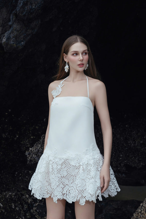 JEREMY DRESS – ĐẦM YẾM NGẮN PHỐI REN HOA THỦ CÔNG