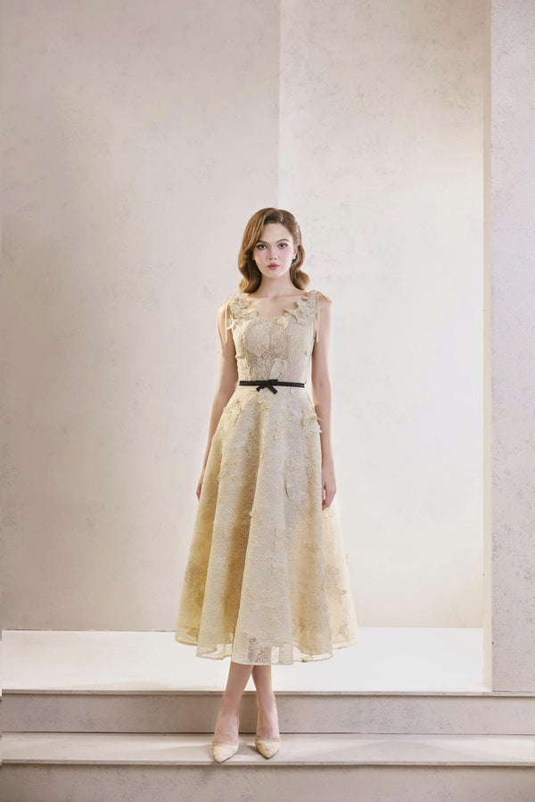 DORI DRESS - Đầm Ren Vàng Nhạt Dáng Dài Thanh Lịch