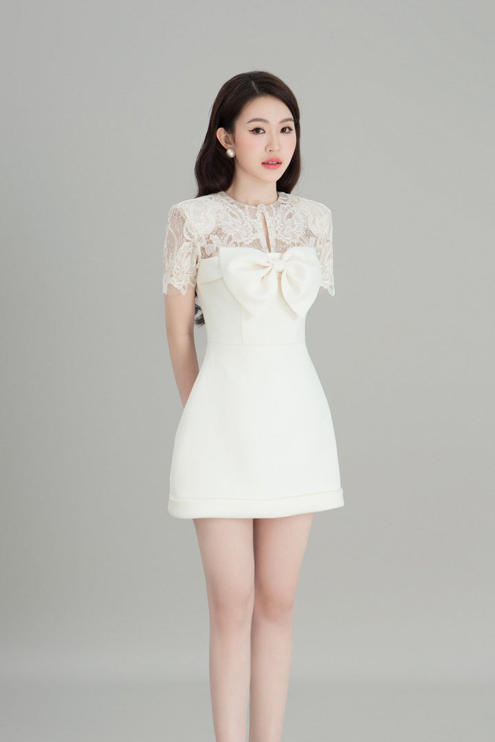 DARLING DIVA Đầm Trắng Tweed Kết Hợp Vải Ren Đứng Form Ashta Dress