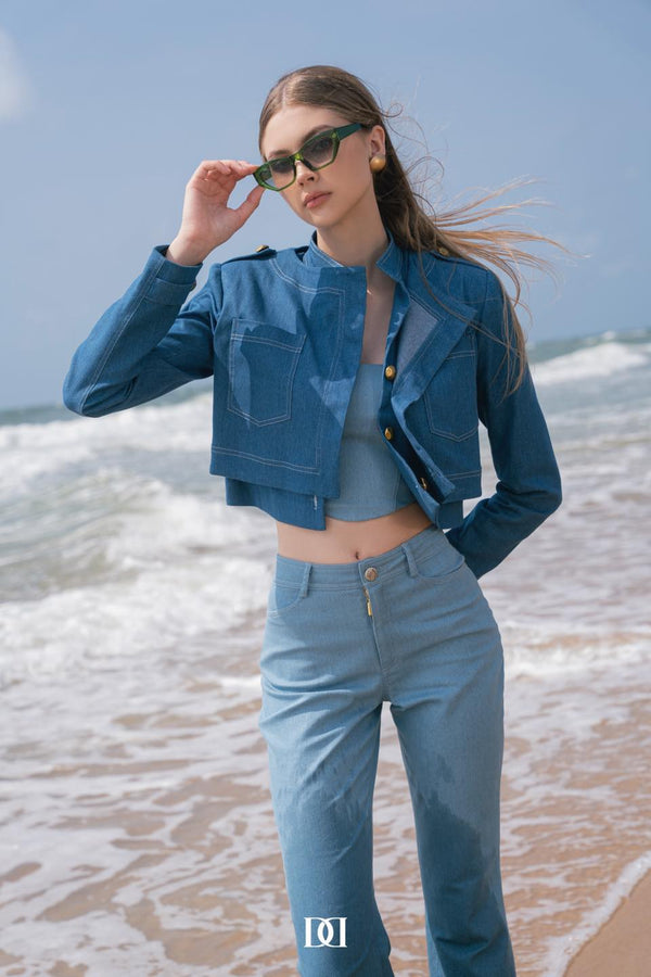 DARLING DIVA Áo quây ngang & quần ôm loe nhẹ Mela Set